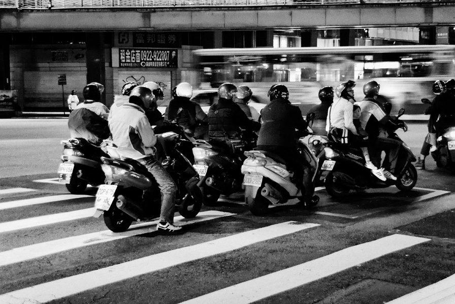 Taipeh – Scooter at a Traffic Light